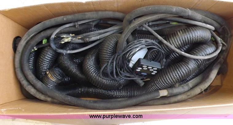 image for item I8327 2006 Carrier PC6000 semi truck HVAC 110V power unit