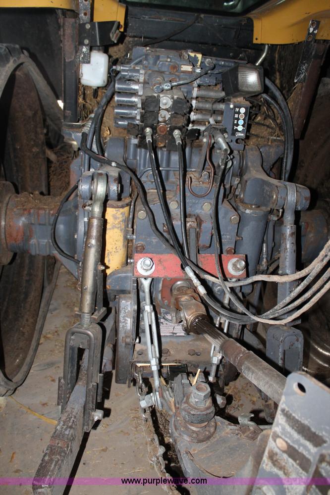 image for item G5863 1996 Caterpillar Challenger 35 tractor