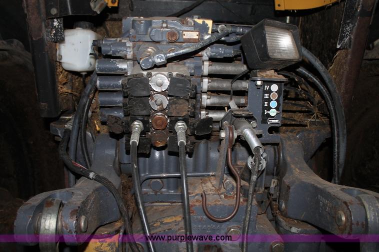 image for item G5863 1996 Caterpillar Challenger 35 tractor