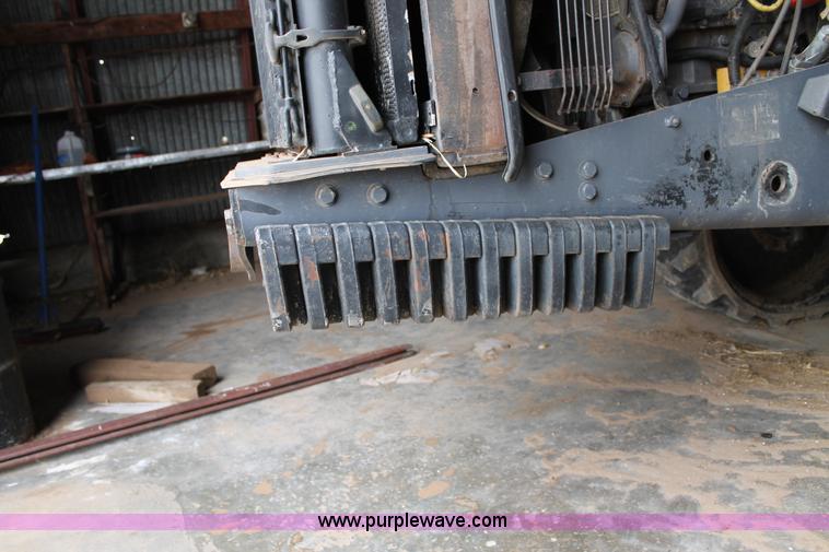 image for item G5863 1996 Caterpillar Challenger 35 tractor