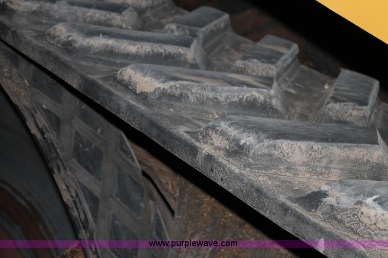 image for item G5863 1996 Caterpillar Challenger 35 tractor