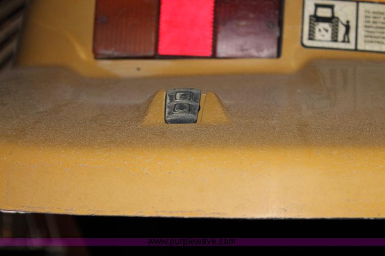 image for item G5865 1995 Caterpillar Challenger 35 tractor