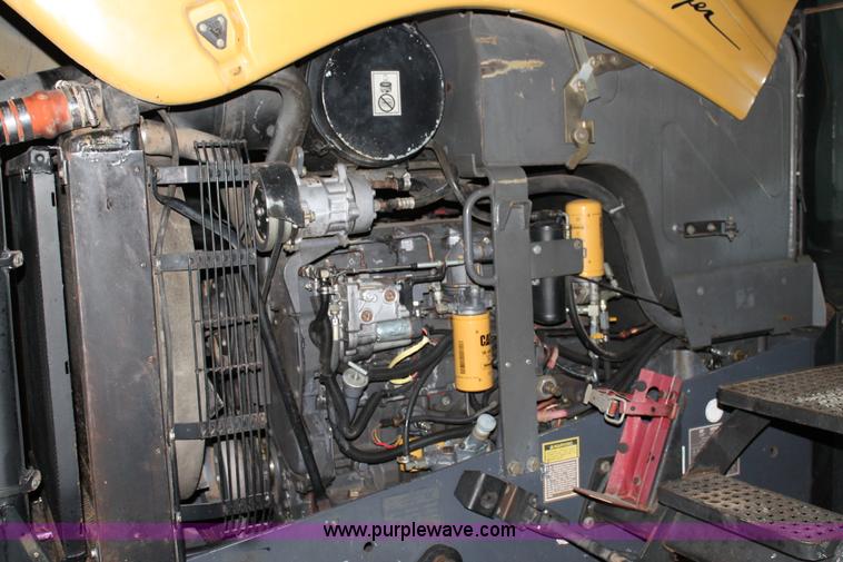 image for item G5865 1995 Caterpillar Challenger 35 tractor