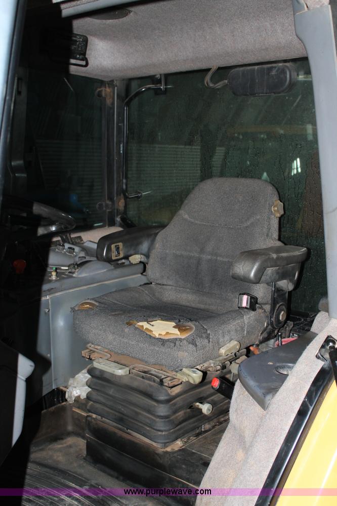 image for item G5865 1995 Caterpillar Challenger 35 tractor