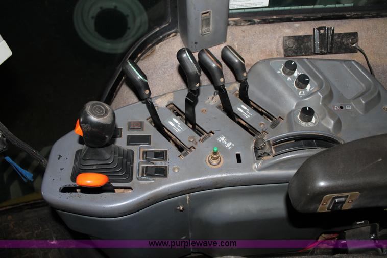 image for item G5865 1995 Caterpillar Challenger 35 tractor