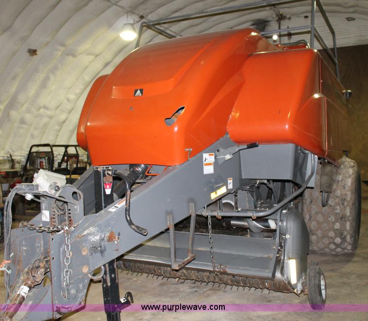image for item G5866 2007 AGCO Hesston 7444 large square baler