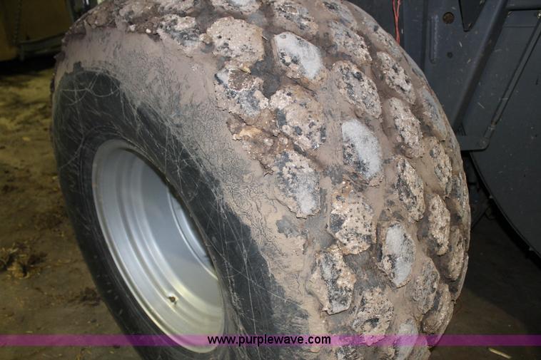 image for item G5866 2007 AGCO Hesston 7444 large square baler