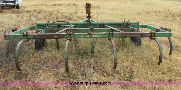 image for item I4953 John Deere spring tooth harrow