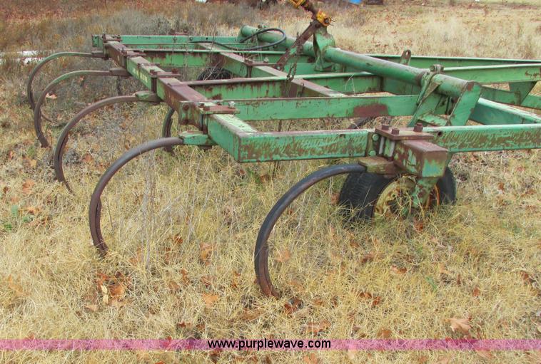 image for item I4953 John Deere spring tooth harrow