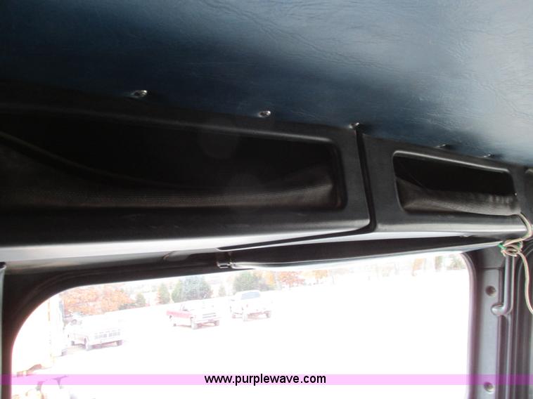 image for item I4963 1985 Freightliner FLT-10464T semi truck