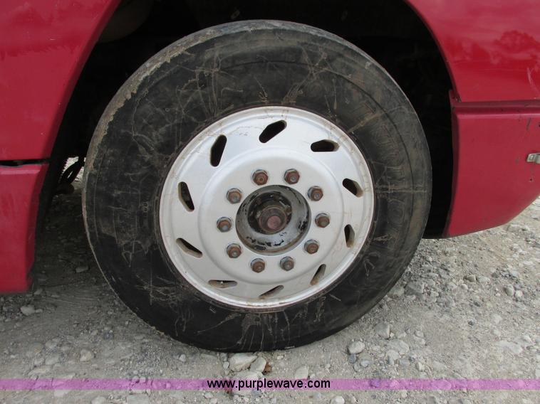 image for item I4964 1993 Freightliner FLD120 semi truck