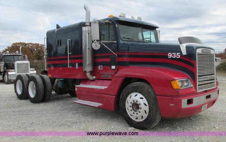 image for item I4964 1993 Freightliner FLD120 semi truck