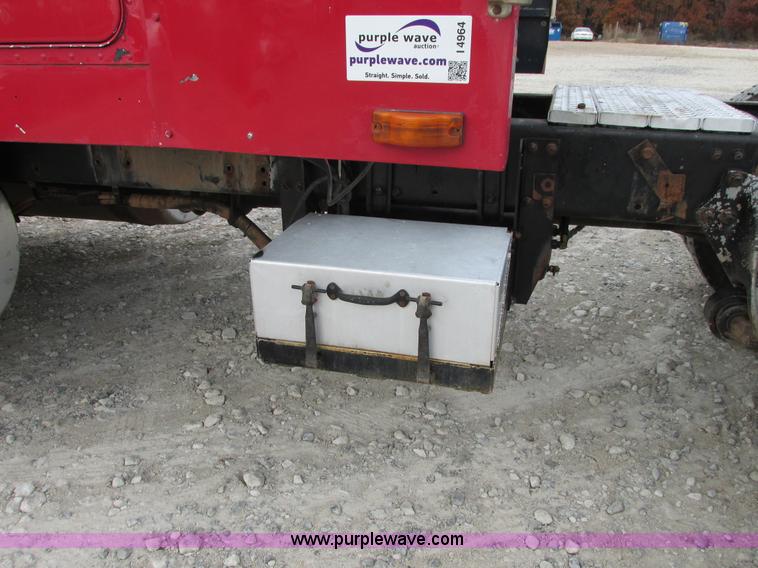 image for item I4964 1993 Freightliner FLD120 semi truck