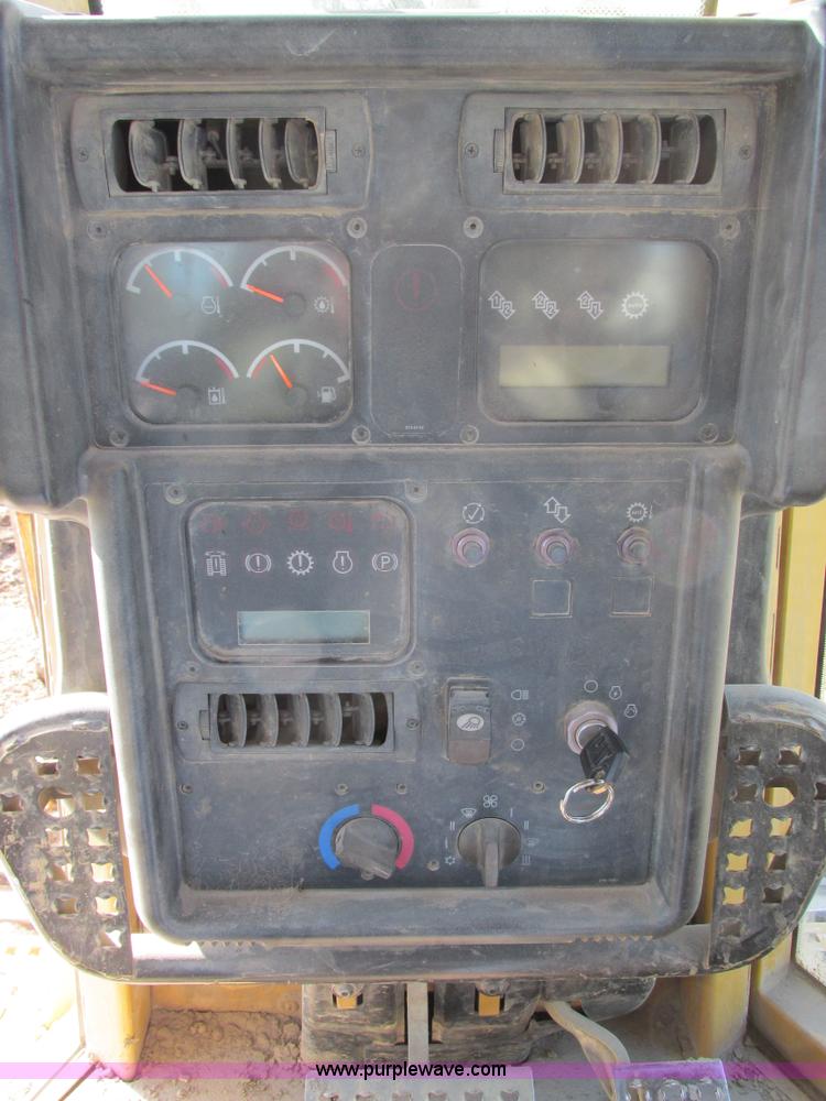 image for item I4966 2005 Caterpillar D5N XL dozer