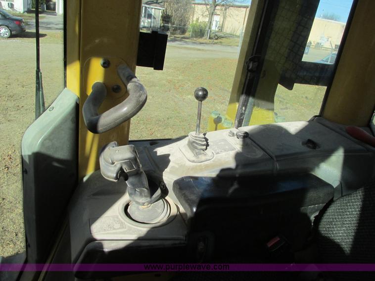 image for item I4966 2005 Caterpillar D5N XL dozer