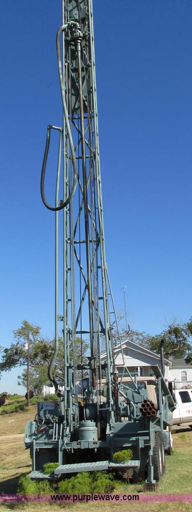 image for item I4981 1980 International F1954 truck with Mayhew drill rig