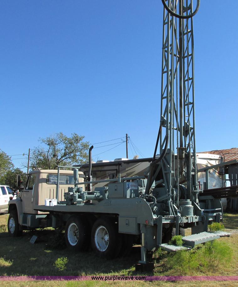 image for item I4981 1980 International F1954 truck with Mayhew drill rig