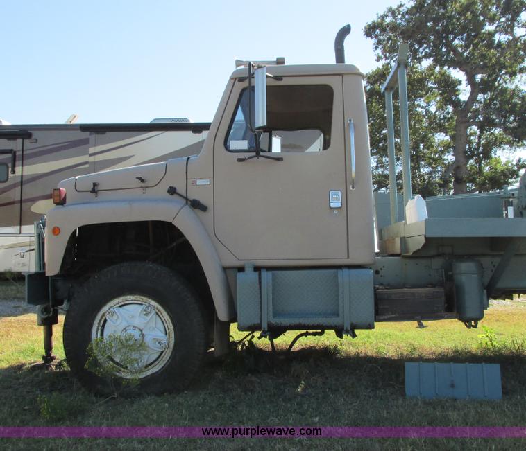 image for item I4981 1980 International F1954 truck with Mayhew drill rig