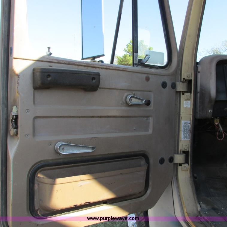 image for item I4981 1980 International F1954 truck with Mayhew drill rig