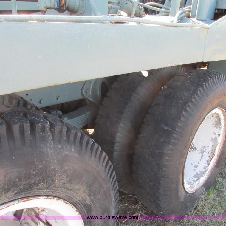 image for item I4981 1980 International F1954 truck with Mayhew drill rig