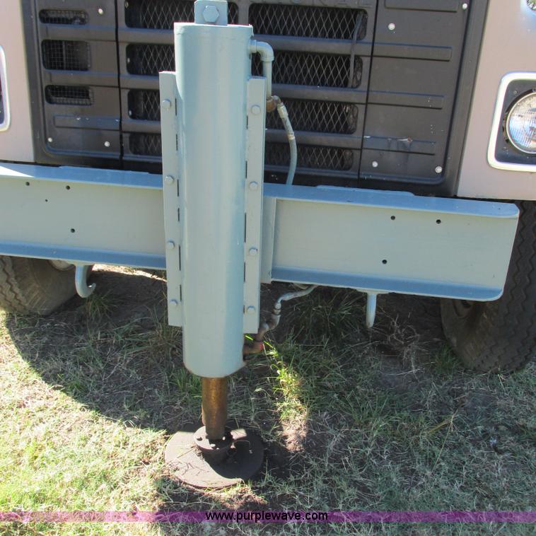 image for item I4981 1980 International F1954 truck with Mayhew drill rig