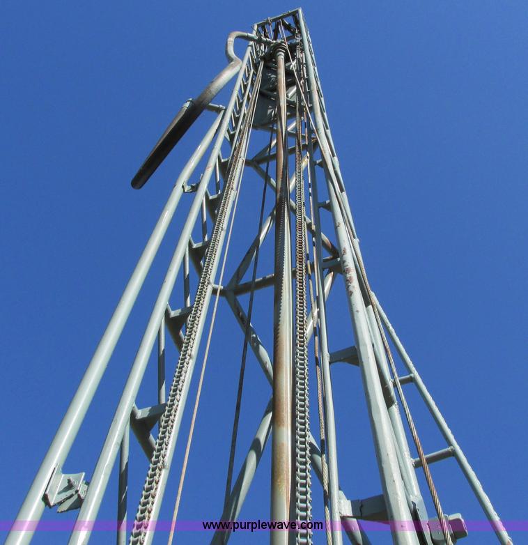 image for item I4981 1980 International F1954 truck with Mayhew drill rig