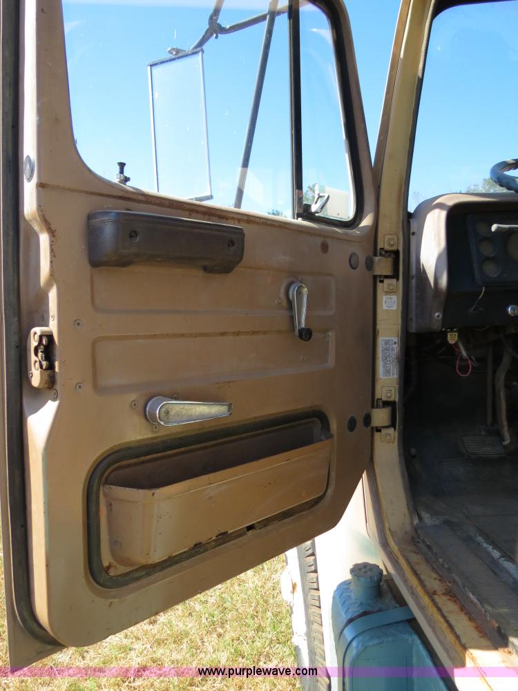 image for item I4981 1980 International F1954 truck with Mayhew drill rig