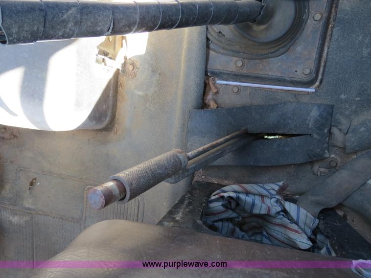 image for item I4981 1980 International F1954 truck with Mayhew drill rig