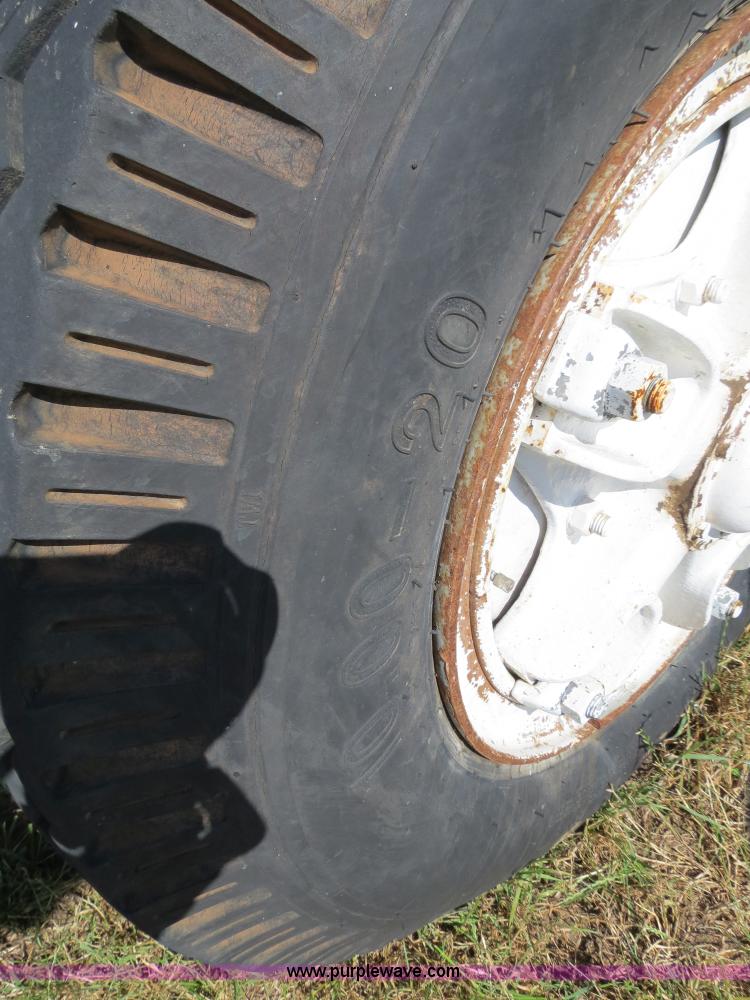 image for item I4981 1980 International F1954 truck with Mayhew drill rig