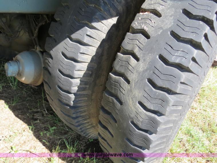 image for item I4981 1980 International F1954 truck with Mayhew drill rig