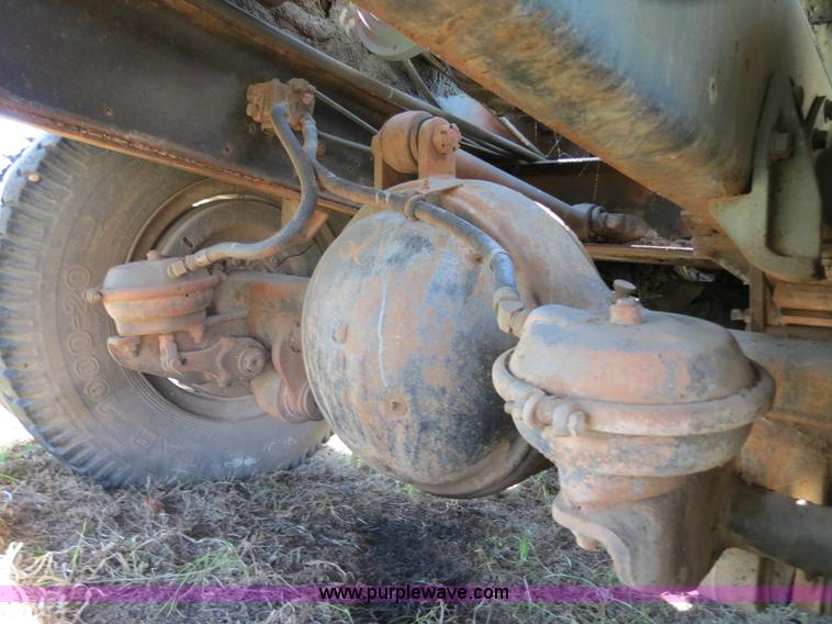 image for item I4981 1980 International F1954 truck with Mayhew drill rig