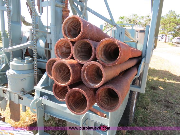 image for item I4981 1980 International F1954 truck with Mayhew drill rig