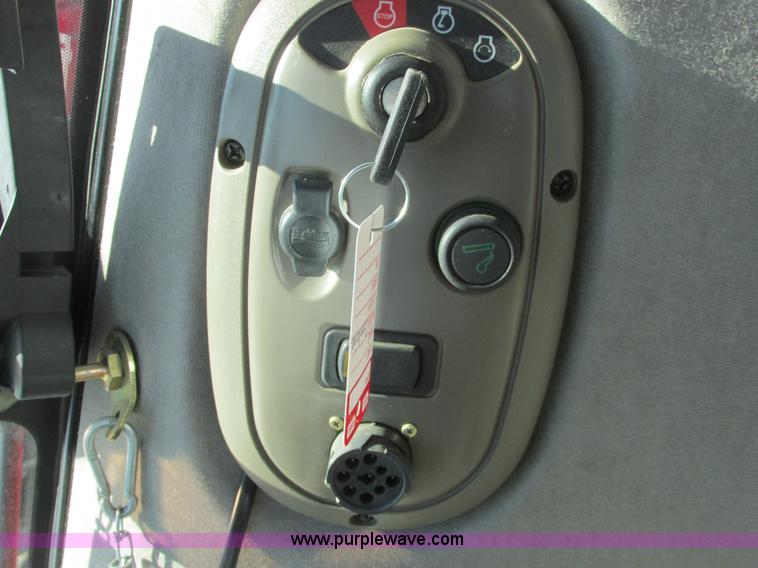 image for item A8650 2005 Case IH 8010 combine