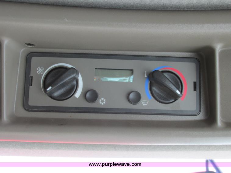 image for item A8650 2005 Case IH 8010 combine