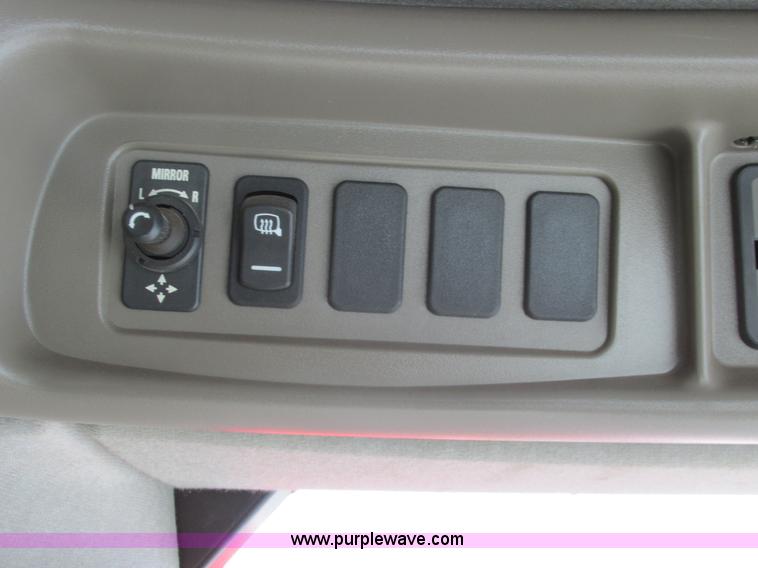 image for item A8650 2005 Case IH 8010 combine