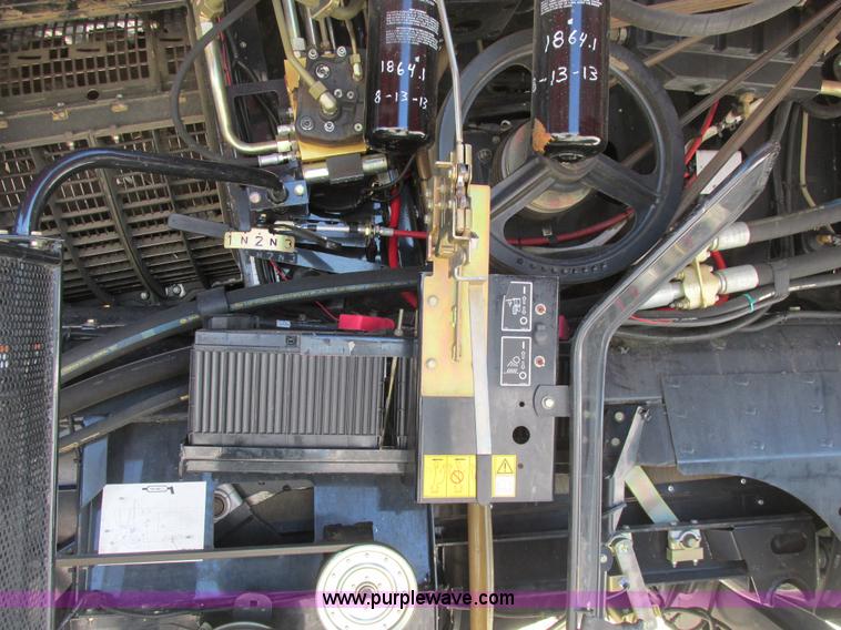 image for item A8650 2005 Case IH 8010 combine