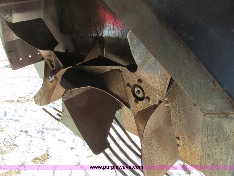 image for item A8650 2005 Case IH 8010 combine