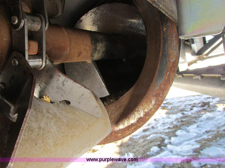 image for item A8650 2005 Case IH 8010 combine