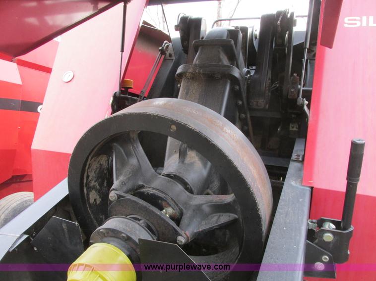 image for item A8653 1998 New Holland 590 square baler