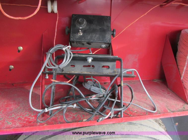 image for item A8653 1998 New Holland 590 square baler