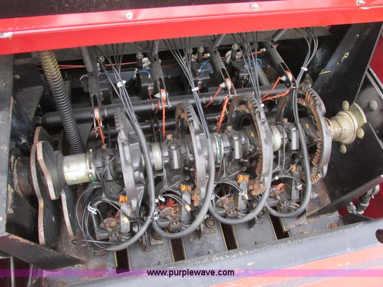 image for item A8653 1998 New Holland 590 square baler