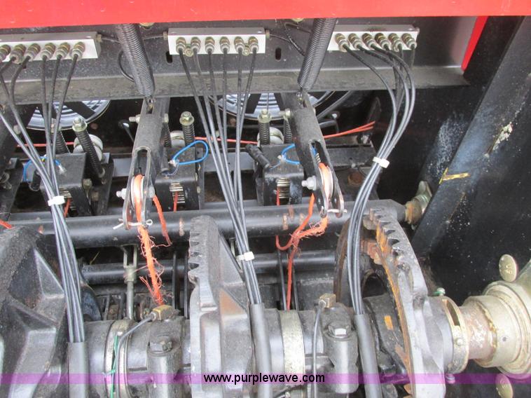 image for item A8653 1998 New Holland 590 square baler