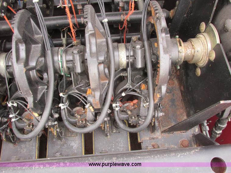 image for item A8653 1998 New Holland 590 square baler