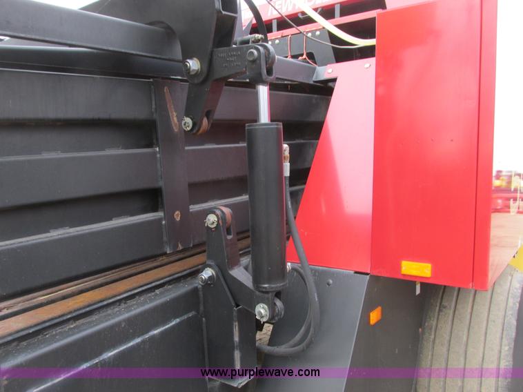 image for item A8653 1998 New Holland 590 square baler