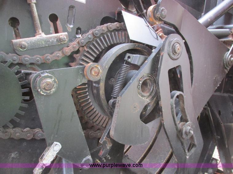 image for item A8653 1998 New Holland 590 square baler