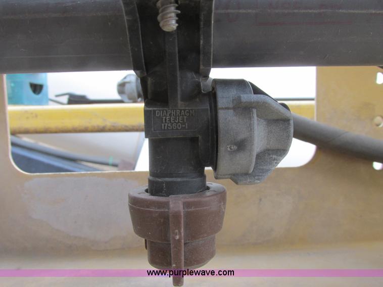 image for item A8653 1998 New Holland 590 square baler