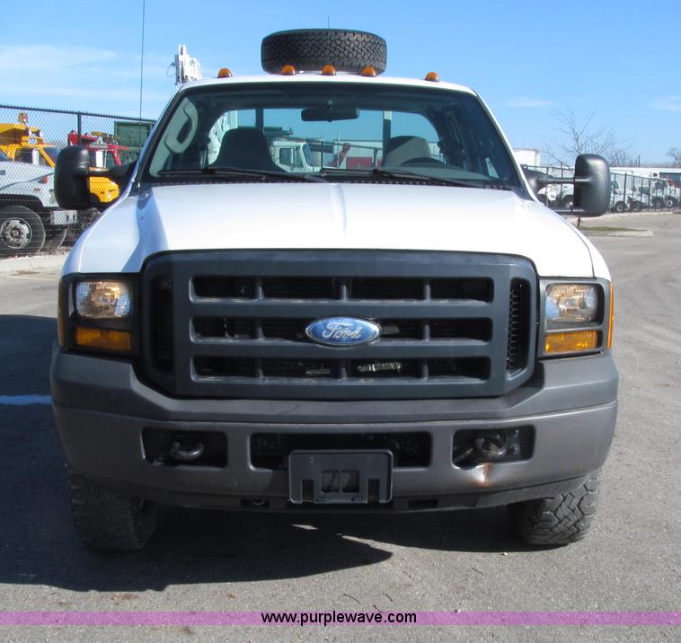 image for item E4636 2006 Ford F350 Super Duty XL SuperCab service truck
