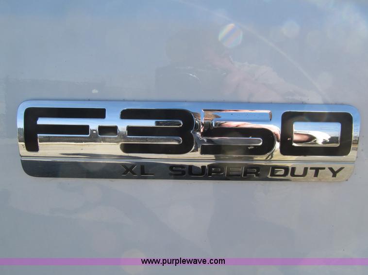 image for item E4636 2006 Ford F350 Super Duty XL SuperCab service truck