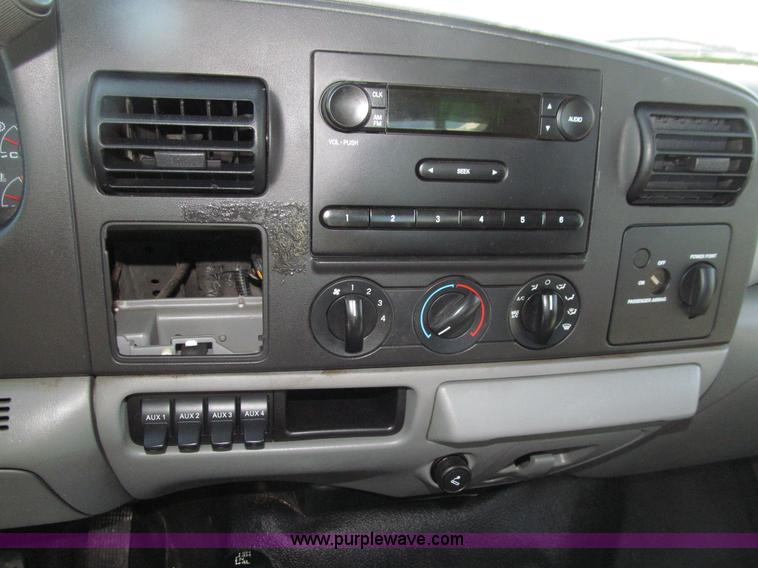 image for item E4636 2006 Ford F350 Super Duty XL SuperCab service truck