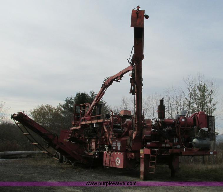 image for item E5178 2005 Morbark 2755 flail chiparvestor